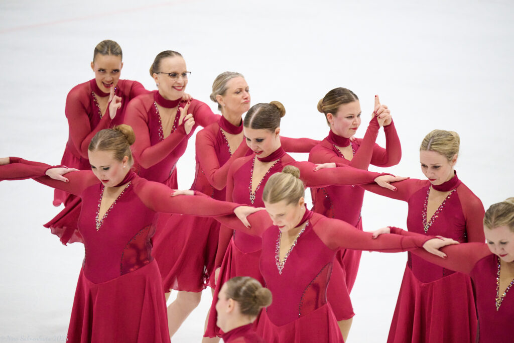 Helsinki Jääleidit 2025-2026 "007-licence to skate"