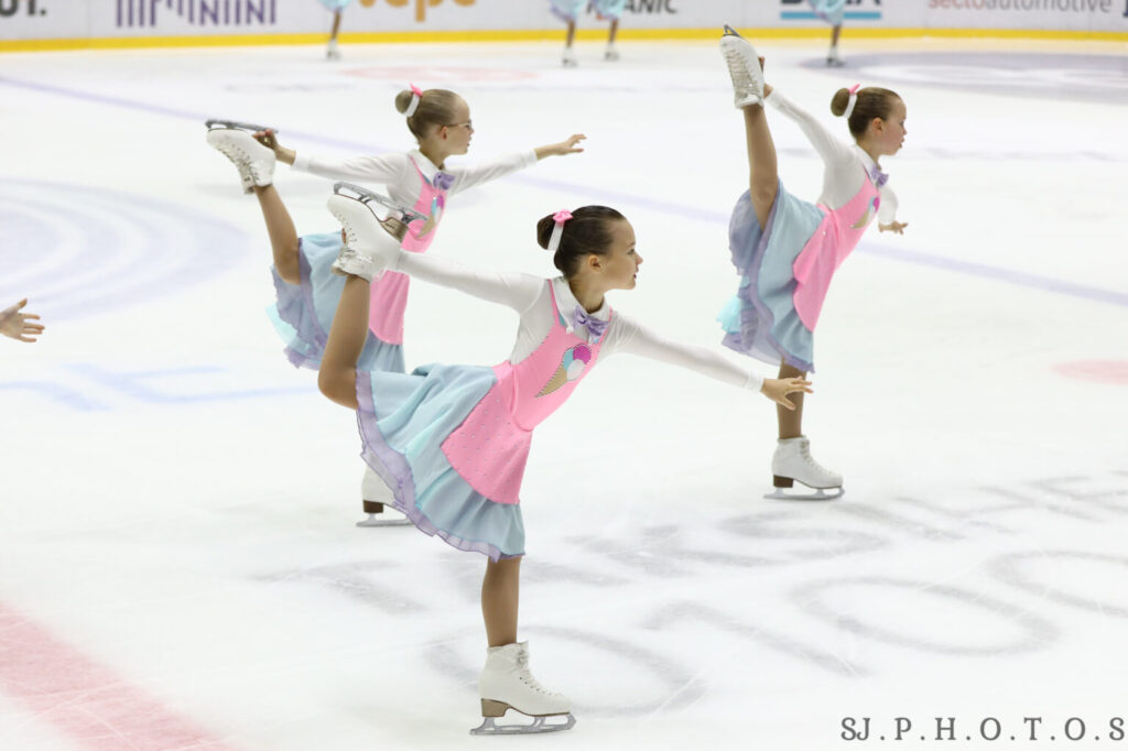 MiniSparkles KAUSI 2021-2022 Jäätelömyyjät , kuvaajat Teijo Kurkinen, Magnumkuva sekä Santtu Jaakkola, sj.photos