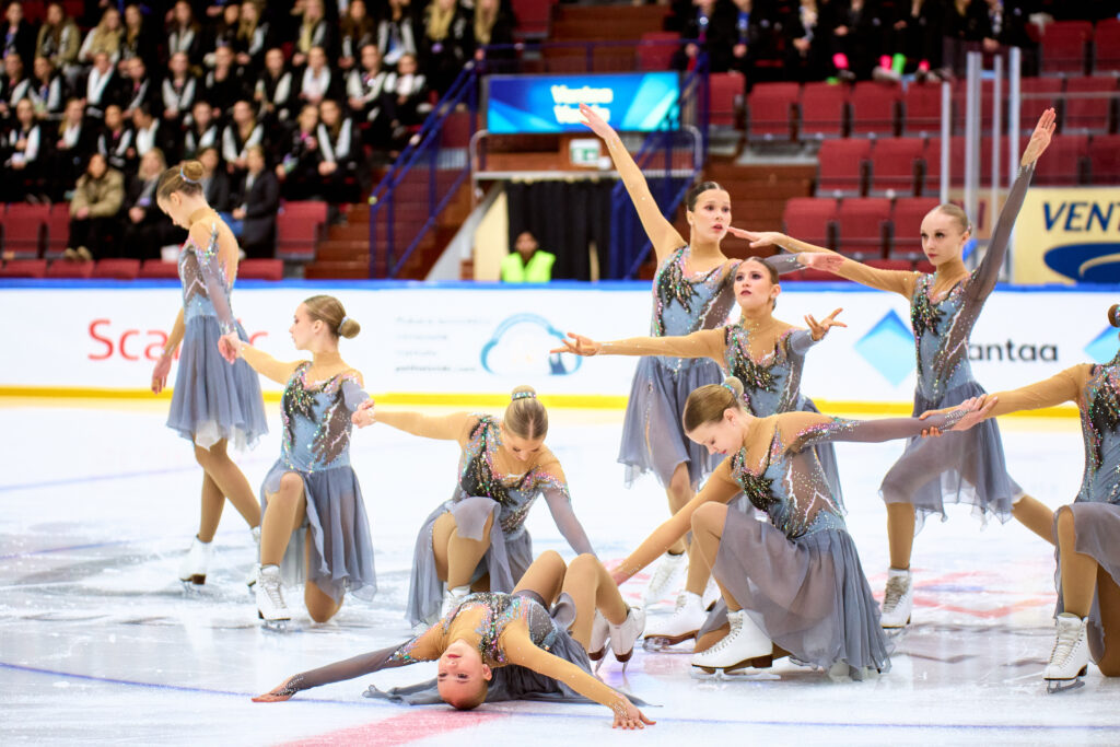 Helsinki Finettes 2025-26 free program "Skogsrå - she who hears the earth"